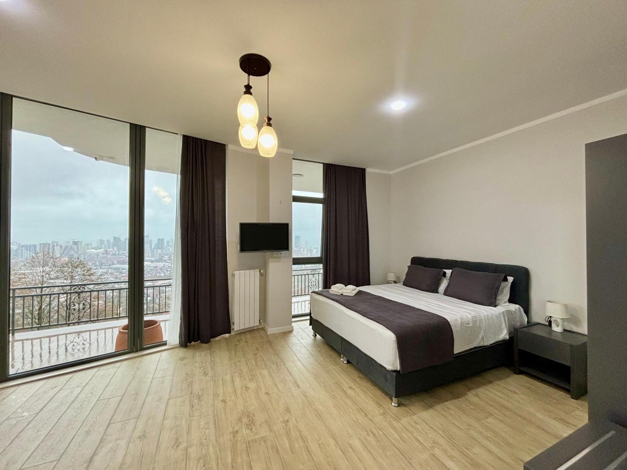 Hillside Inn 巴统 外观 照片